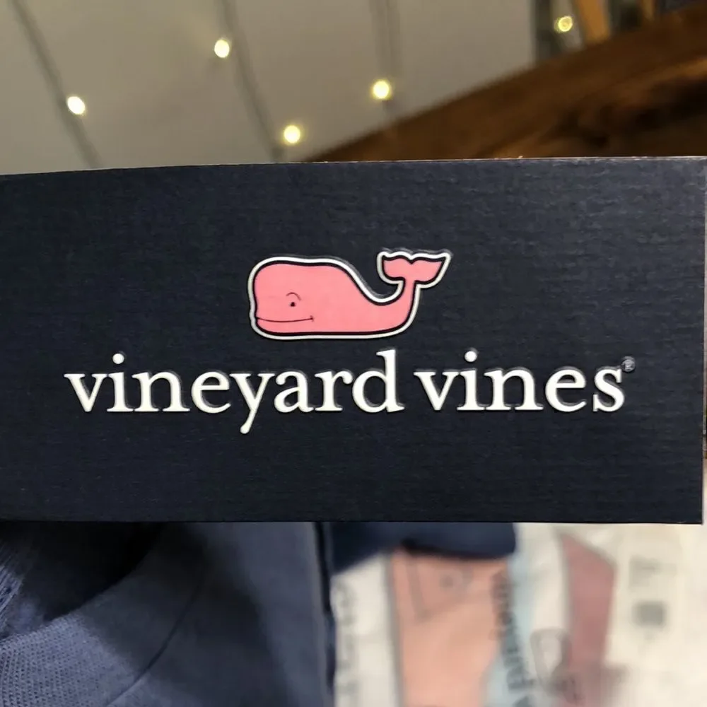 NWT Vineyard Vines 🐳 Kids Limited Edition Breast Cancer Awareness Shirt